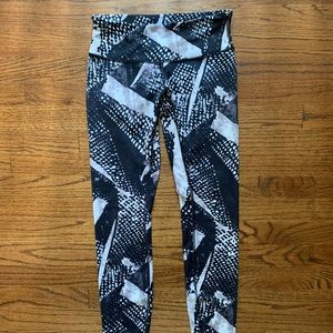 Lulu patterned leggings